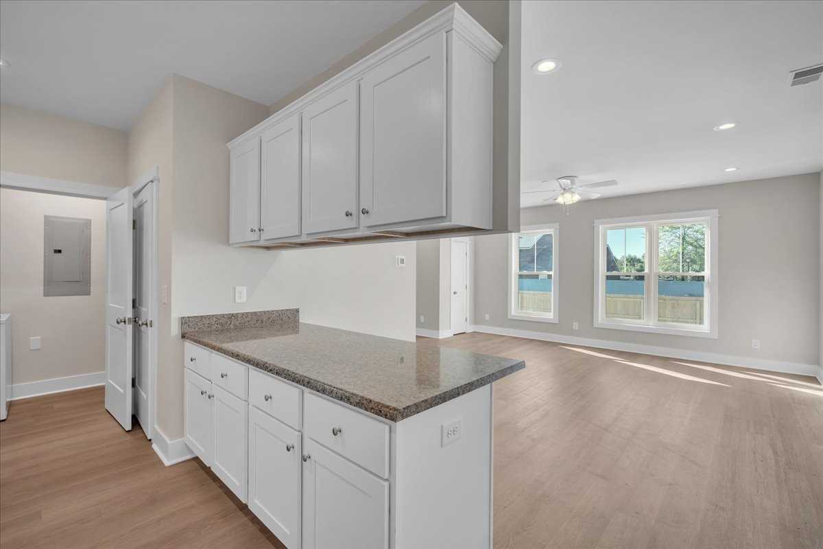 195 Romney St #1 - Photo 7 of 25