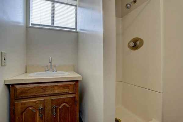 920 14th St #1 - Photo 3 of 10