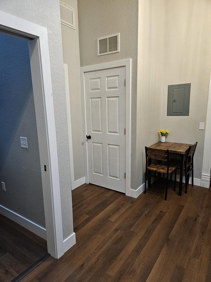 519 519 Main StreetUnit H #H - Photo 5 of 23