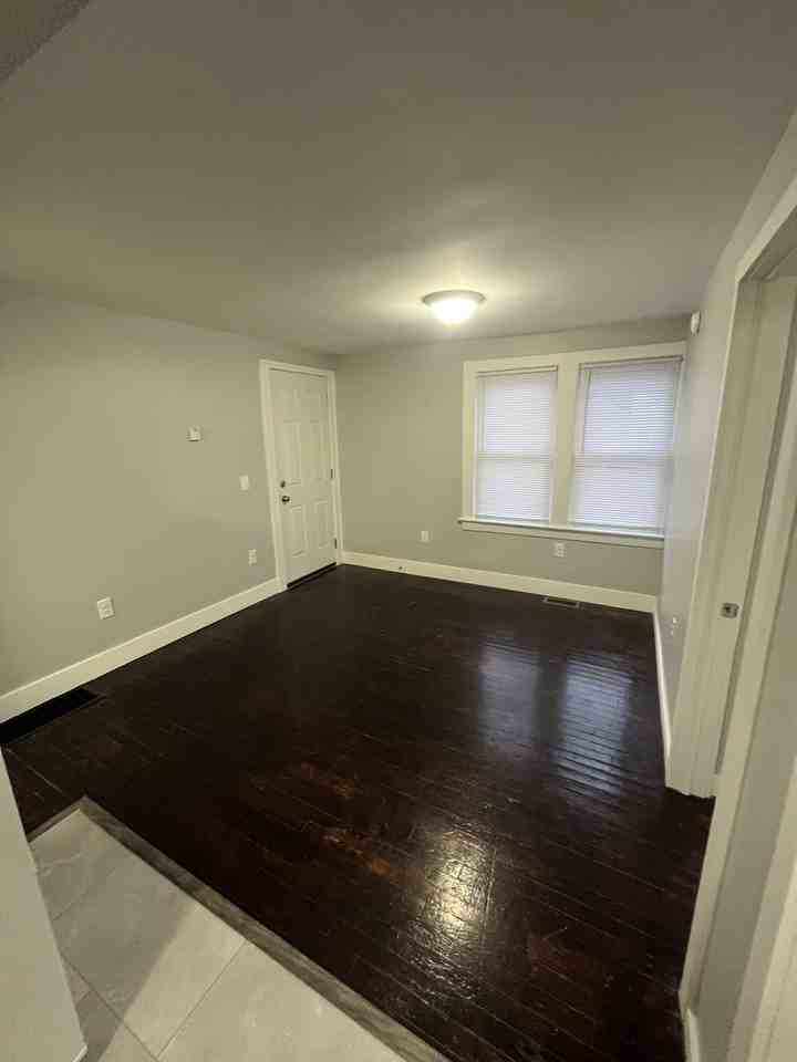 15 1/2 Elm St #1 - Photo 5 of 7
