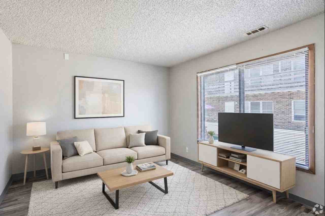 Residences on College Hill - Photo 5 of 34