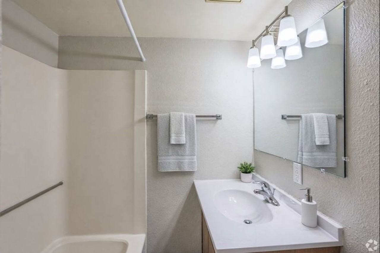 Residences on College Hill - Photo 7 of 34