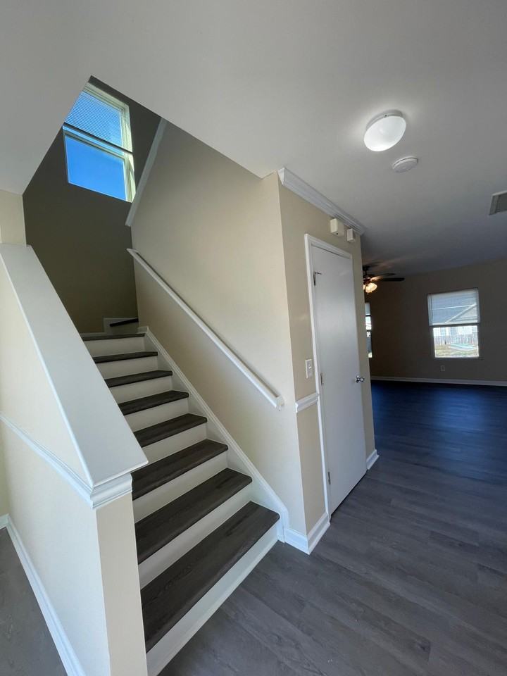 502 Kerriann Ln #1 - Photo 3 of 28