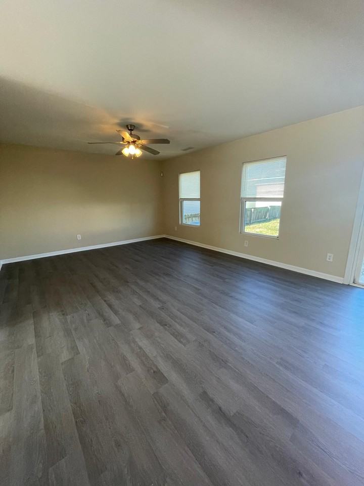 502 Kerriann Ln #1 - Photo 4 of 28