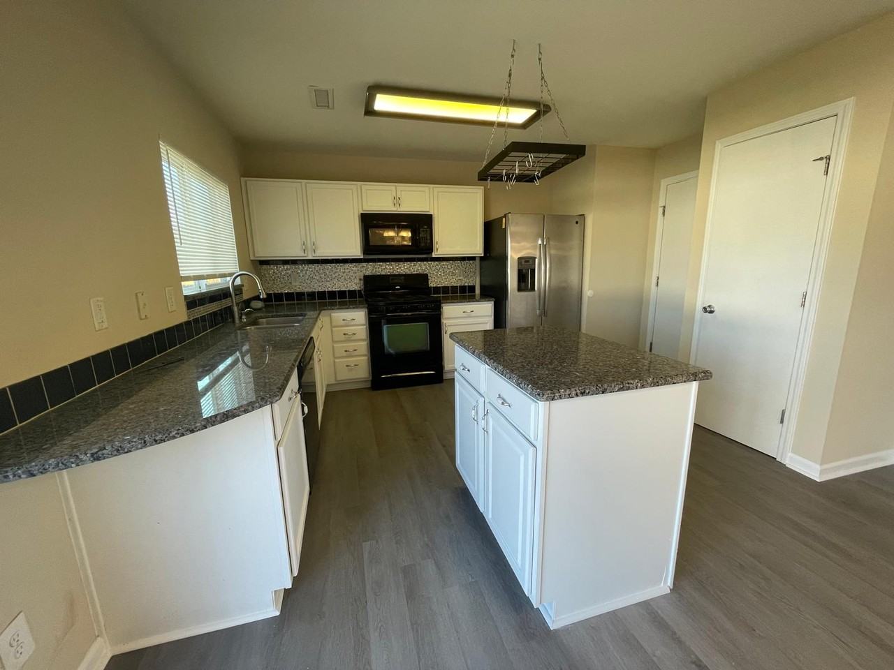 502 Kerriann Ln #1 - Photo 7 of 28