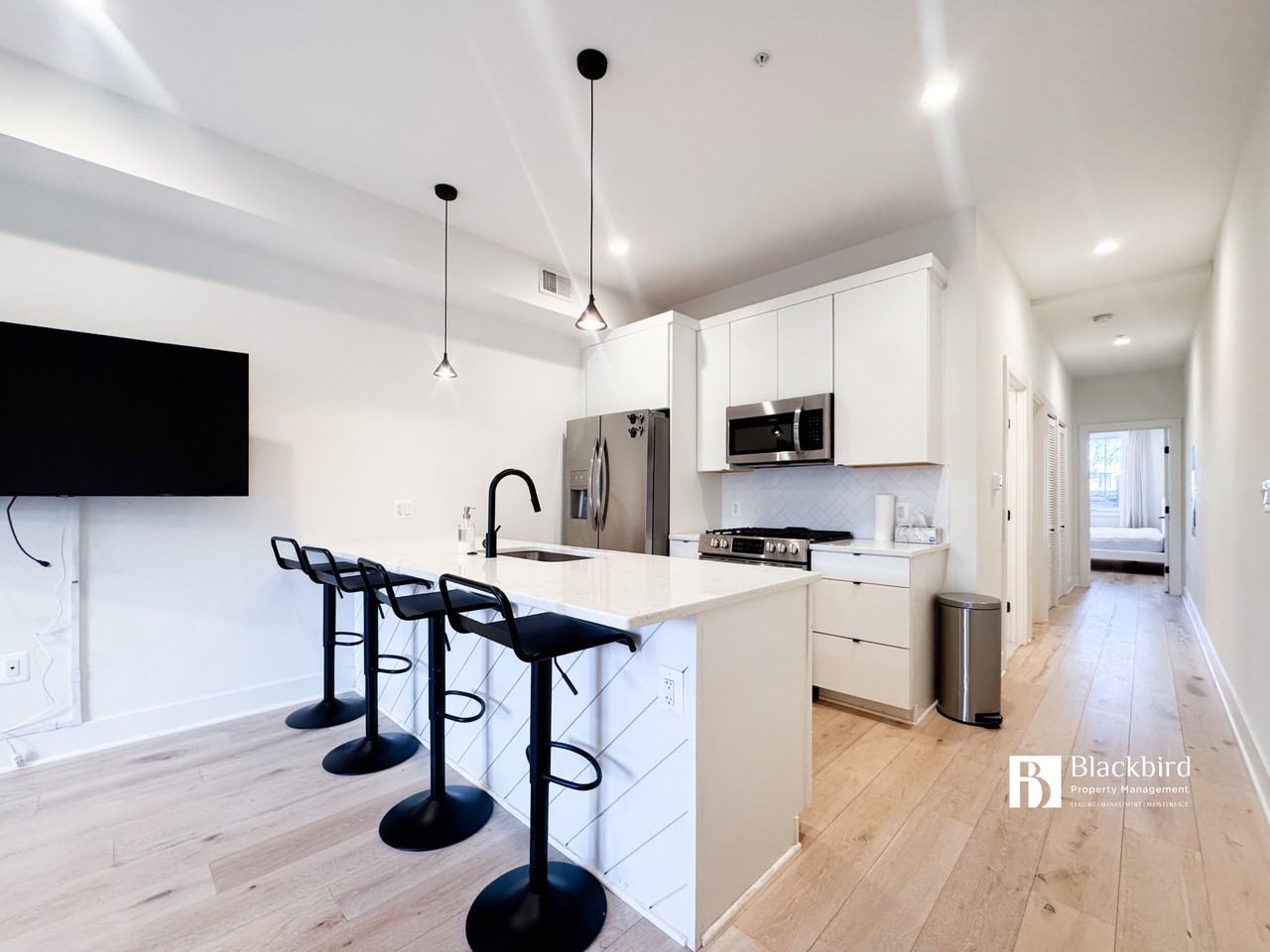 1011 18th St Ne #6 - Photo 3 of 24