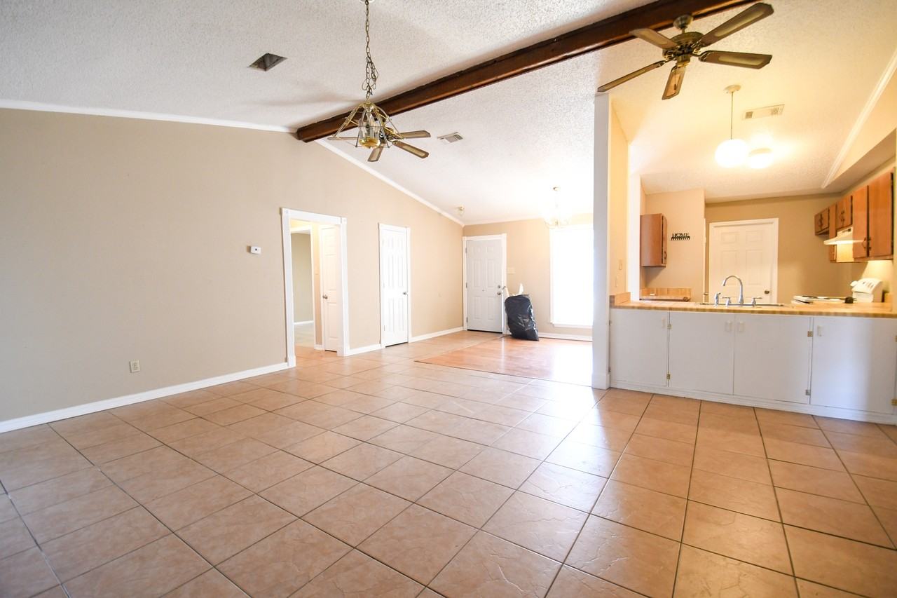 1304 N Sugar Ridge Rd #1 - Photo 4 of 10