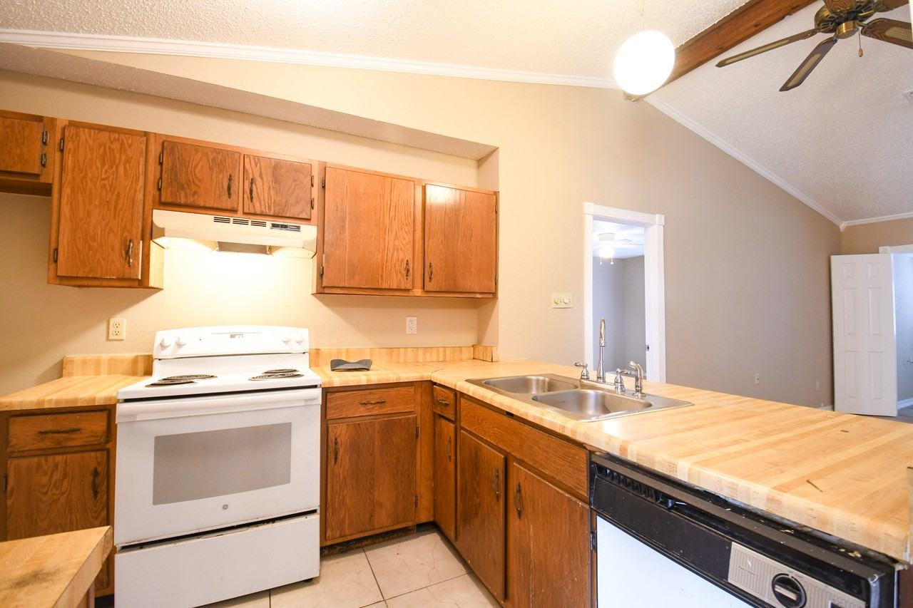 1304 N Sugar Ridge Rd #1 - Photo 5 of 10