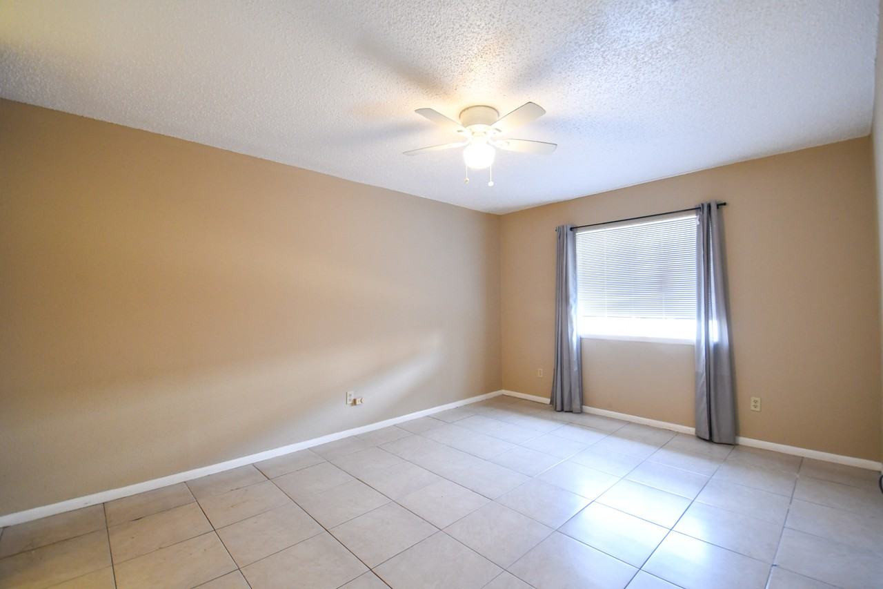 1304 N Sugar Ridge Rd #1 - Photo 6 of 10