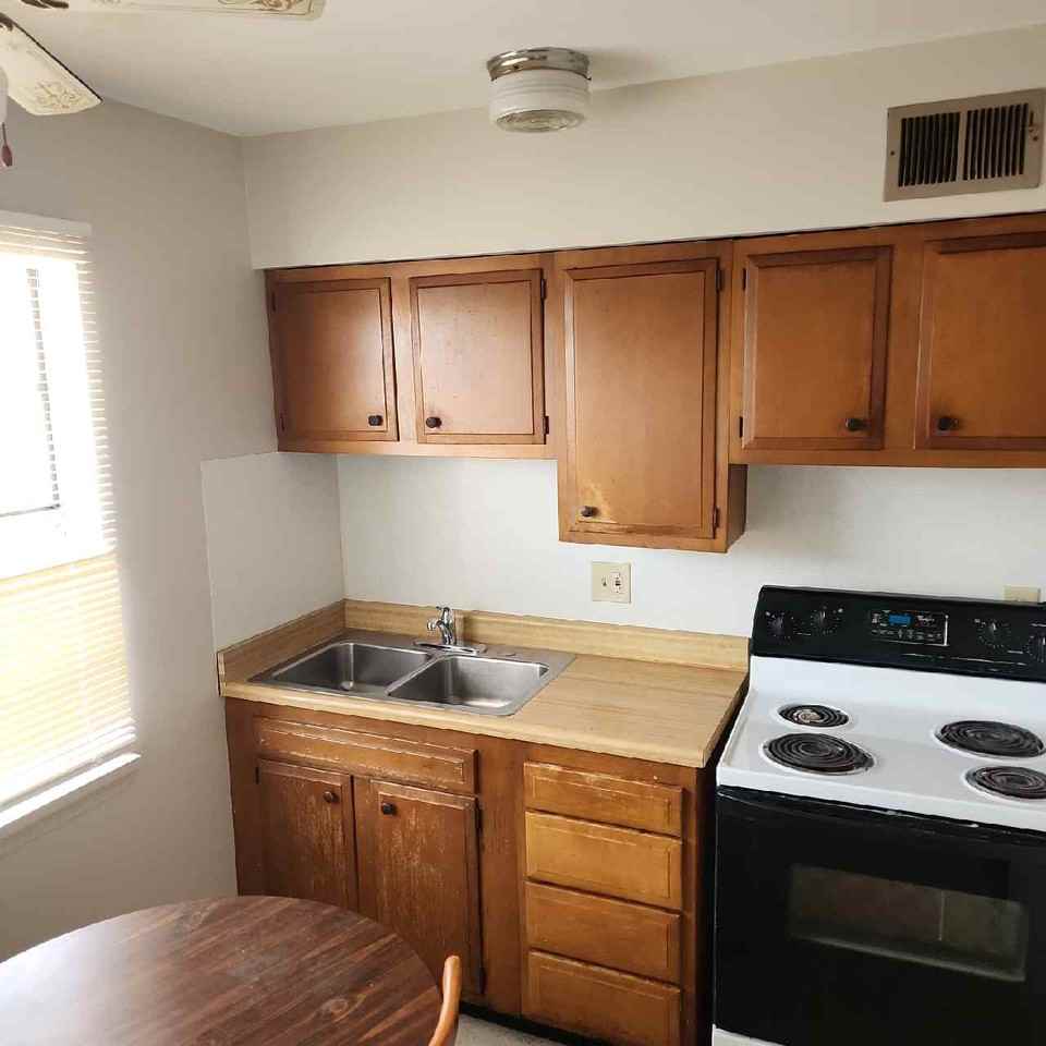 902 Sinclair StreetApt 3 #3 - Photo 4 of 17