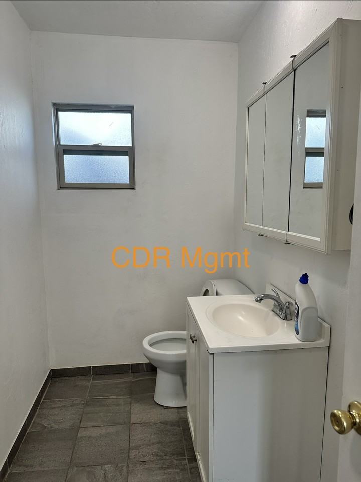 219 Harrison St #1 - Photo 5 of 22