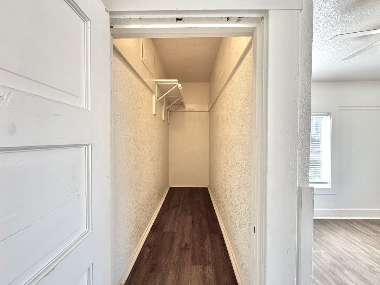 843 13th St - Photo 4 of 38