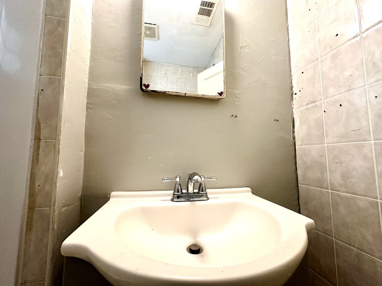 601 E Adair St #1 - Photo 7 of 13