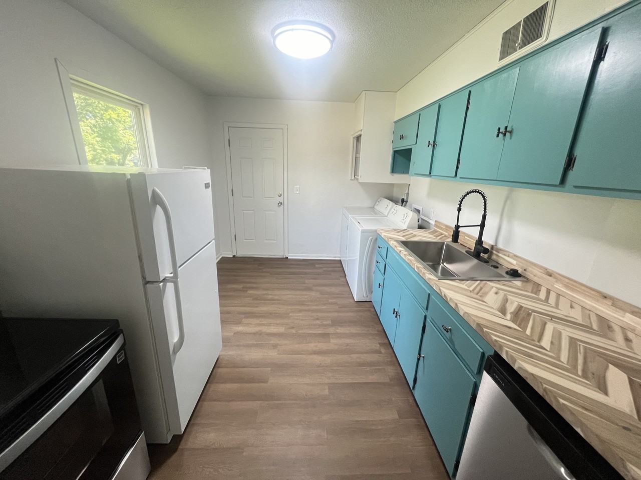 421 S Mulberry St #C - Photo 4 of 8