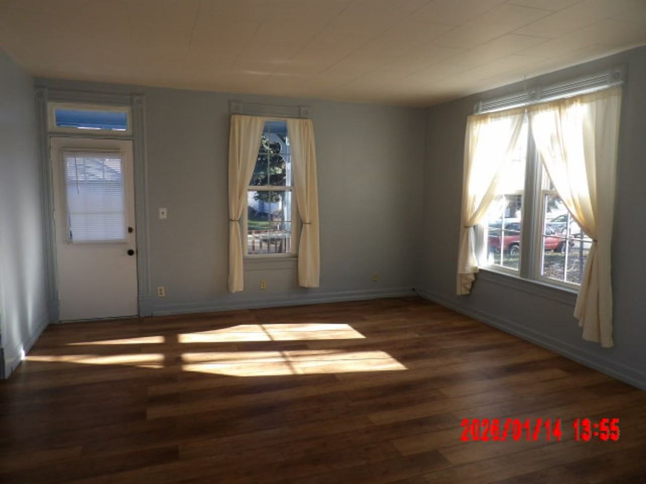 1306 10th St - Photo 4 of 22