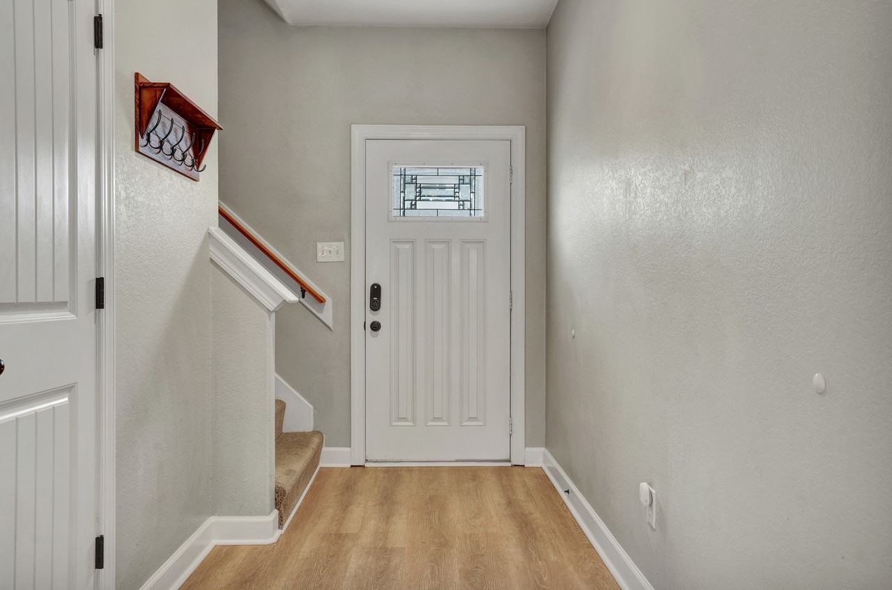 211 Thalia Rd #NA - Photo 2 of 34