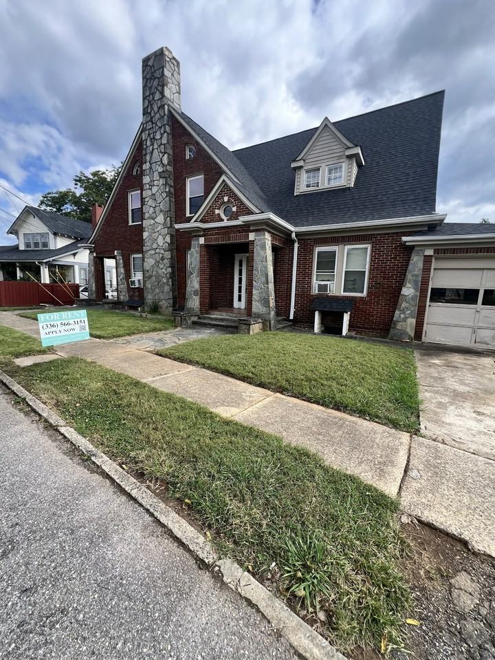 727 Kensington Ave #D