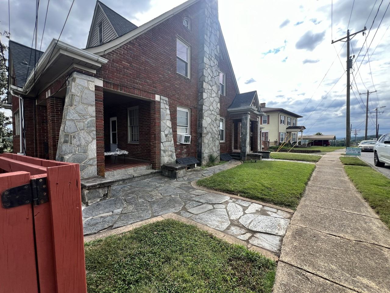 727 Kensington Ave #D - Photo 3 of 10