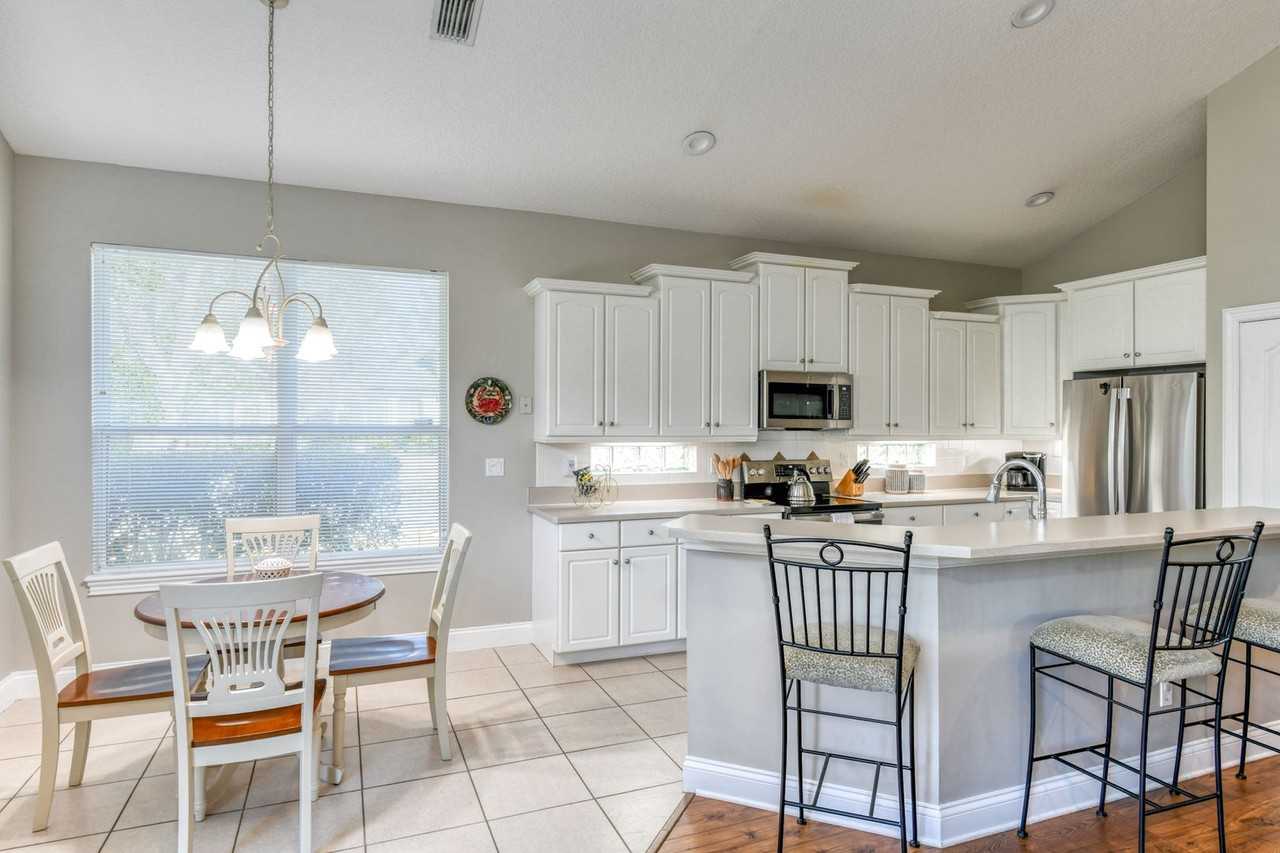 341 Island Green Dr - Photo 5 of 47