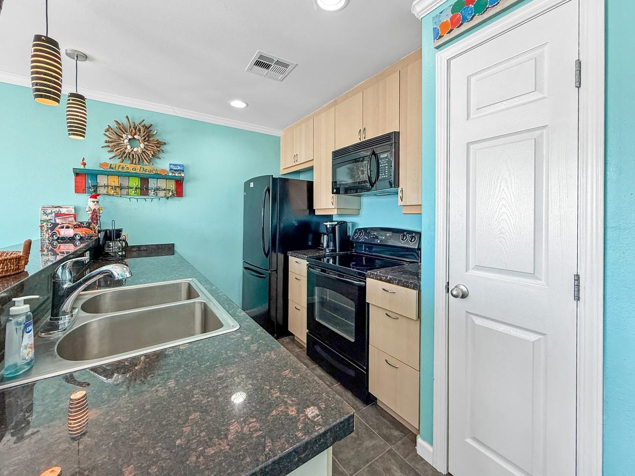 9520 Seawall Blvd #329 - Photo 5 of 23