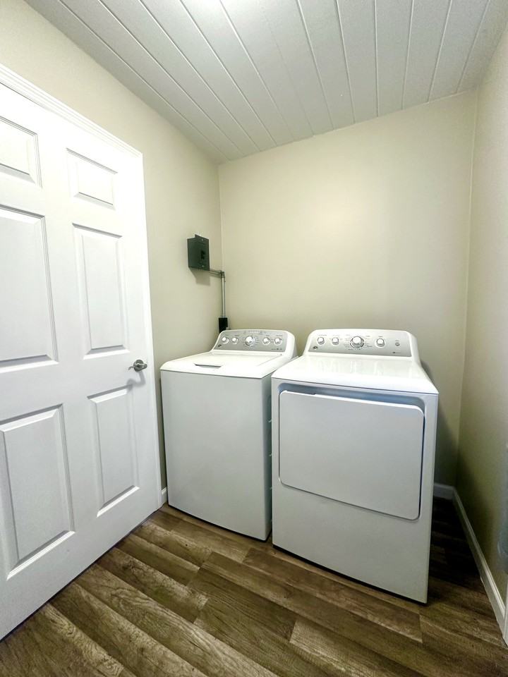 801 E Moore St #1 - Photo 7 of 11