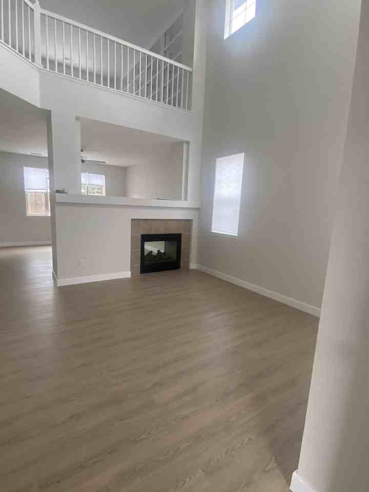 1341 N Stratton Ave #1 - Photo 3 of 29