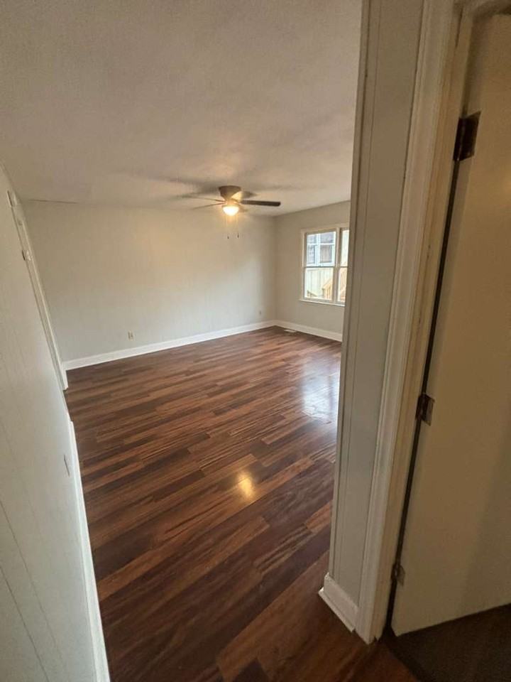 808 Culbreth Ave #F - Photo 3 of 8