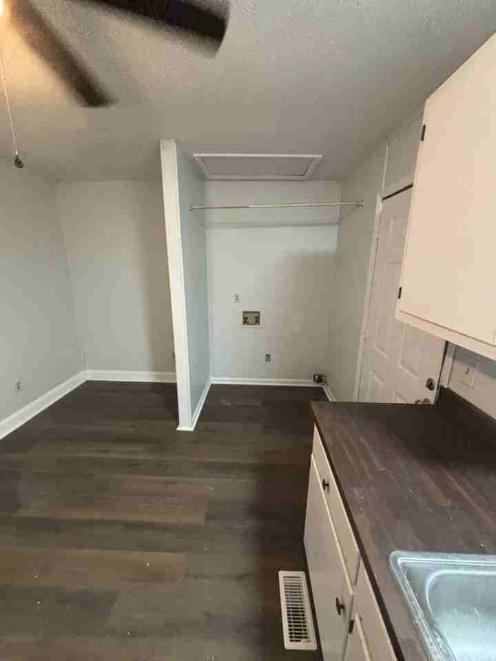 808 Culbreth Ave #F - Photo 4 of 8