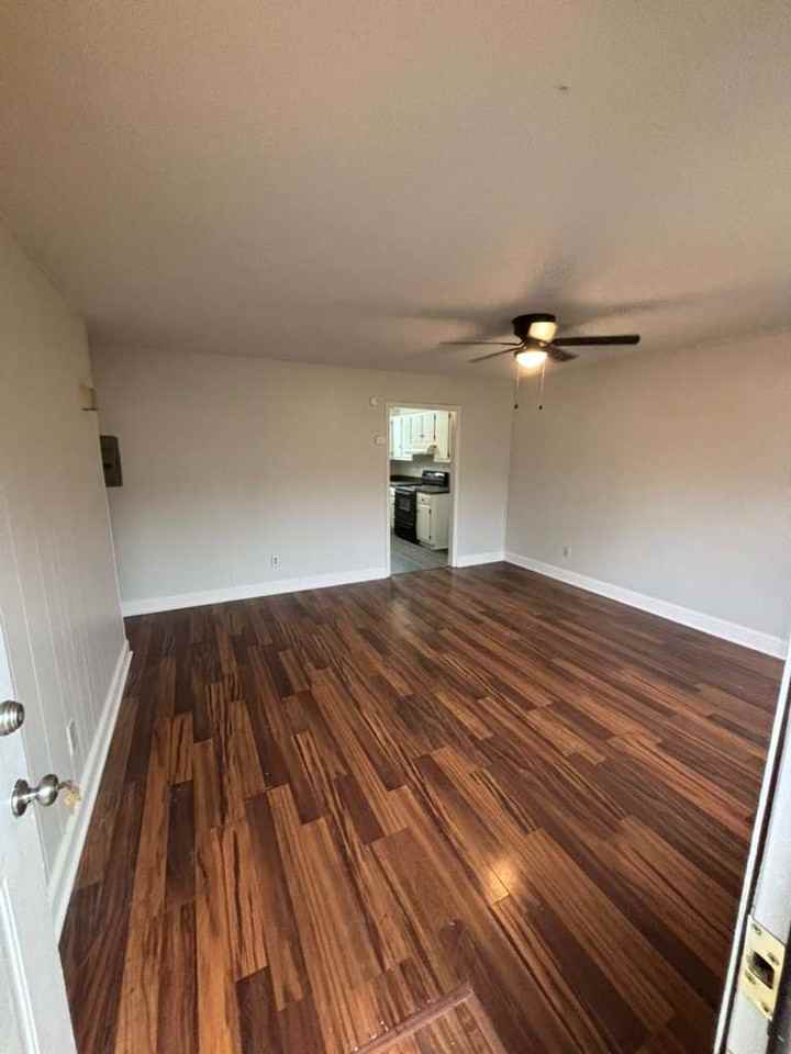 808 Culbreth Ave #F - Photo 7 of 8