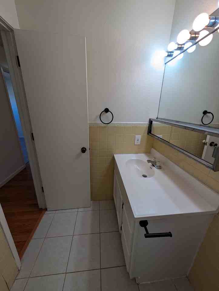 2208 N Campus Dr #4 - Photo 7 of 13