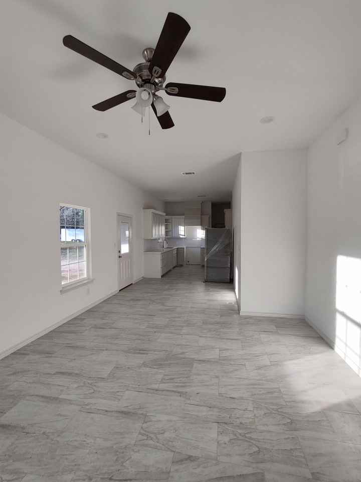 390 Jordan Dr #1 - Photo 4 of 15