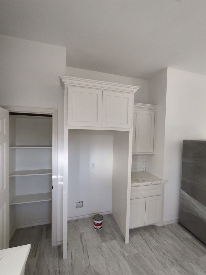 390 Jordan Dr #1 - Photo 5 of 15