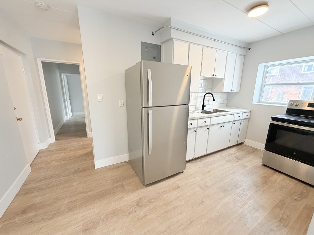 301 Indian Rd S #7 - Photo 3 of 14