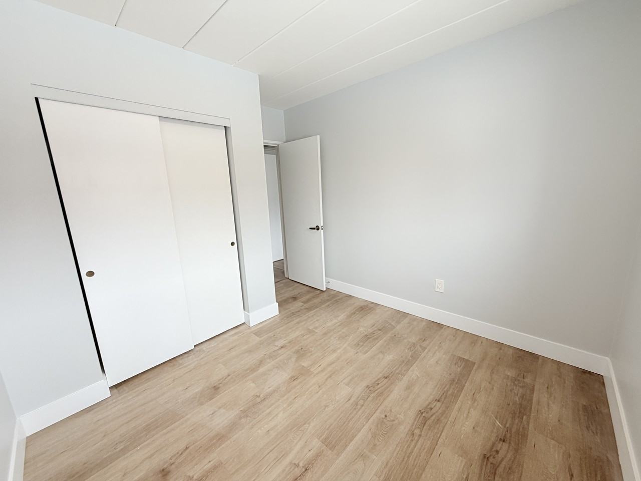 301 Indian Rd S #7 - Photo 4 of 14