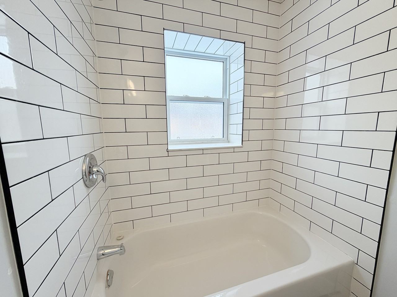 301 Indian Rd S #7 - Photo 6 of 14