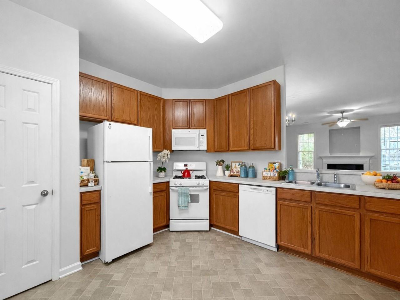 4417 Log Cabin Dr - Photo 5 of 24