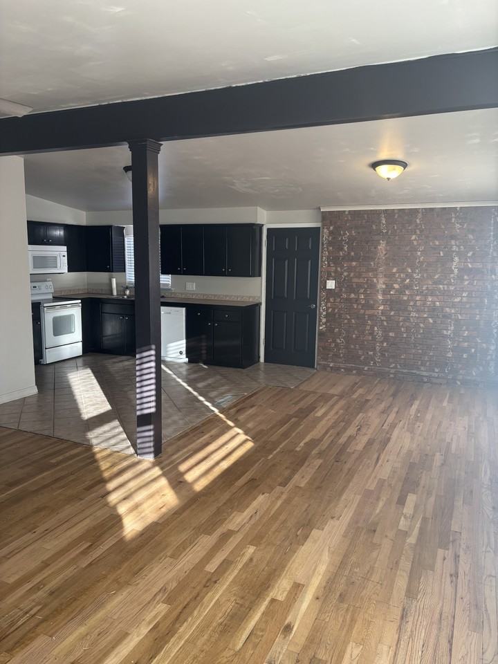 968 Stokes Ave #1 - Photo 4 of 15