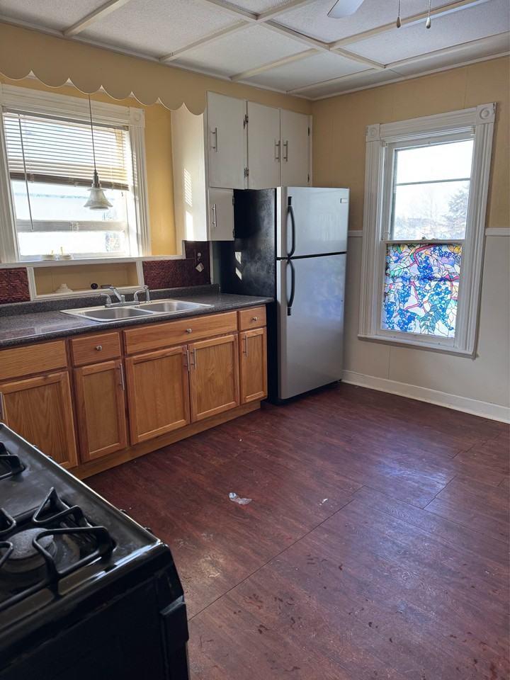 820 Shaw St #2 - Photo 2 of 8