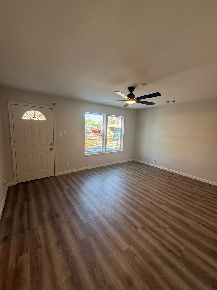 6208 Nw 34th St #1 - Photo 2 of 13