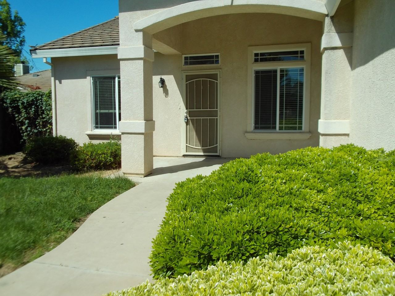 1615 Bay Dr #1 - Photo 3 of 19