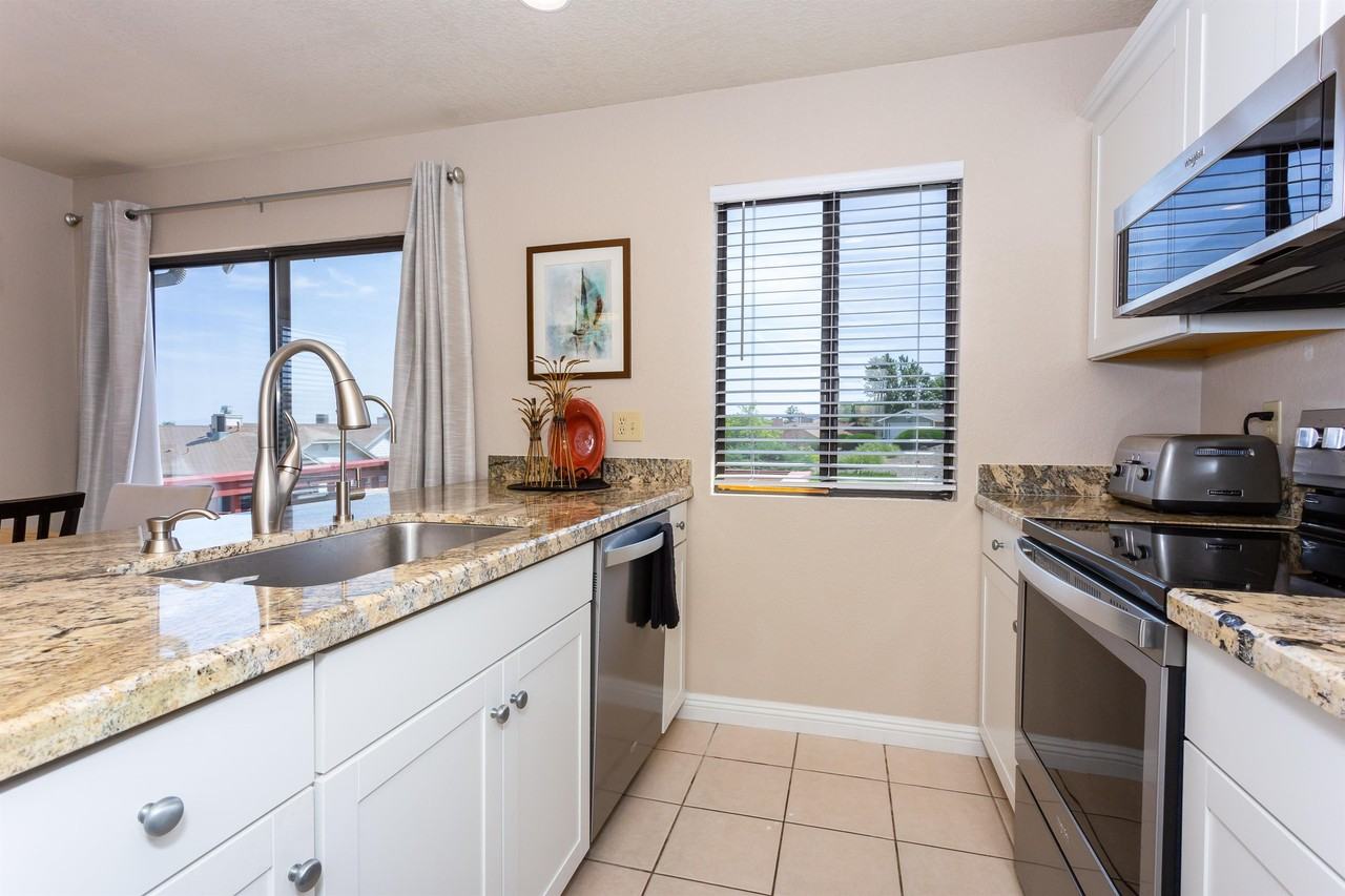 3090 Peaks View Ln Unit 10d #10D - Photo 6 of 18