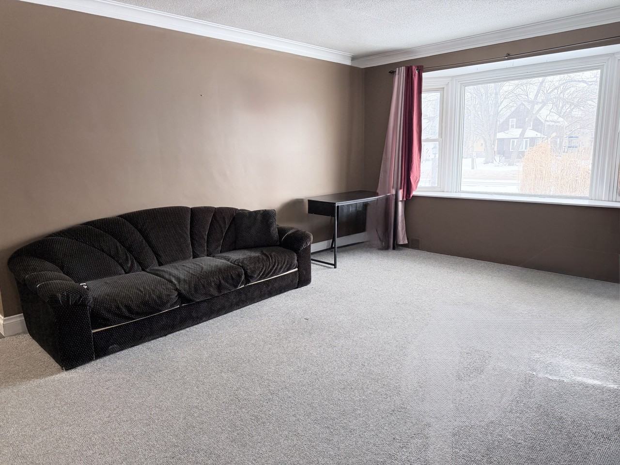 1083 London Rd #1 - Photo 3 of 9