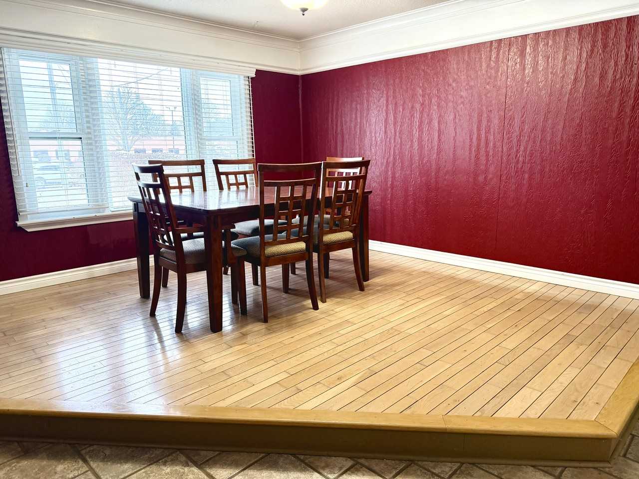 1083 London Rd #1 - Photo 5 of 9