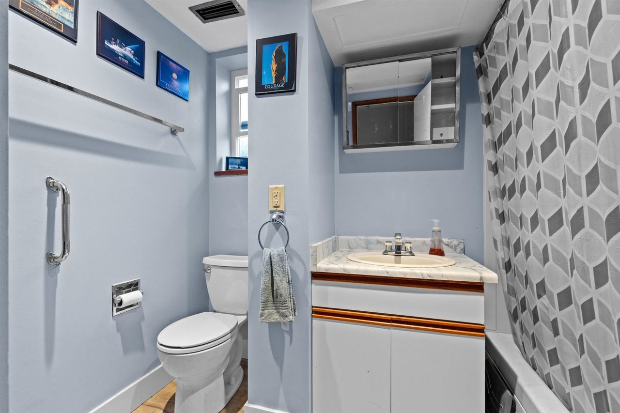 11825 91 Ave #1 - Photo 5 of 6