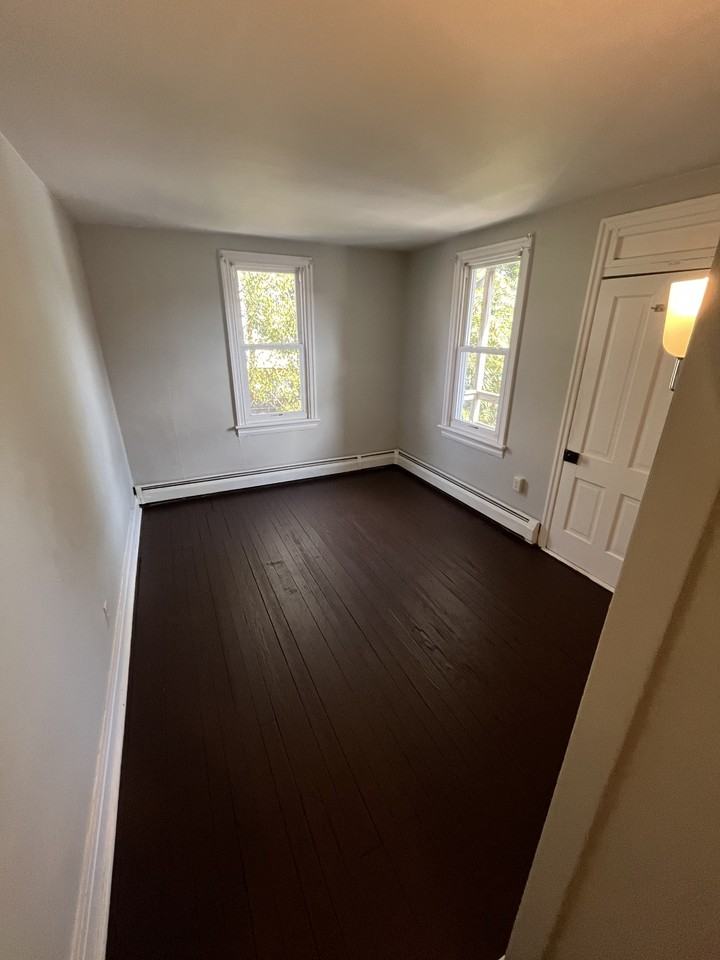 1027 Church St #1 - Photo 7 of 17