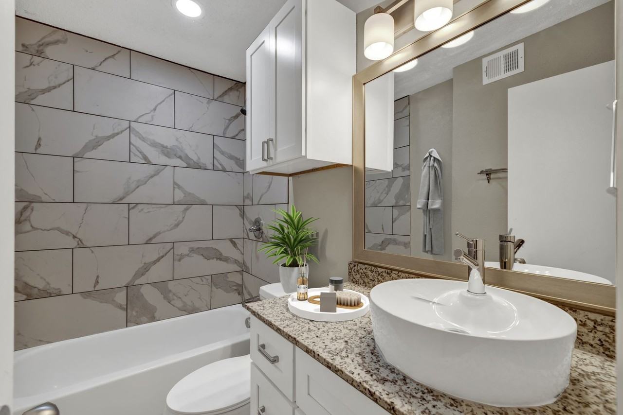 605 W Hutchison - Photo 6 of 9