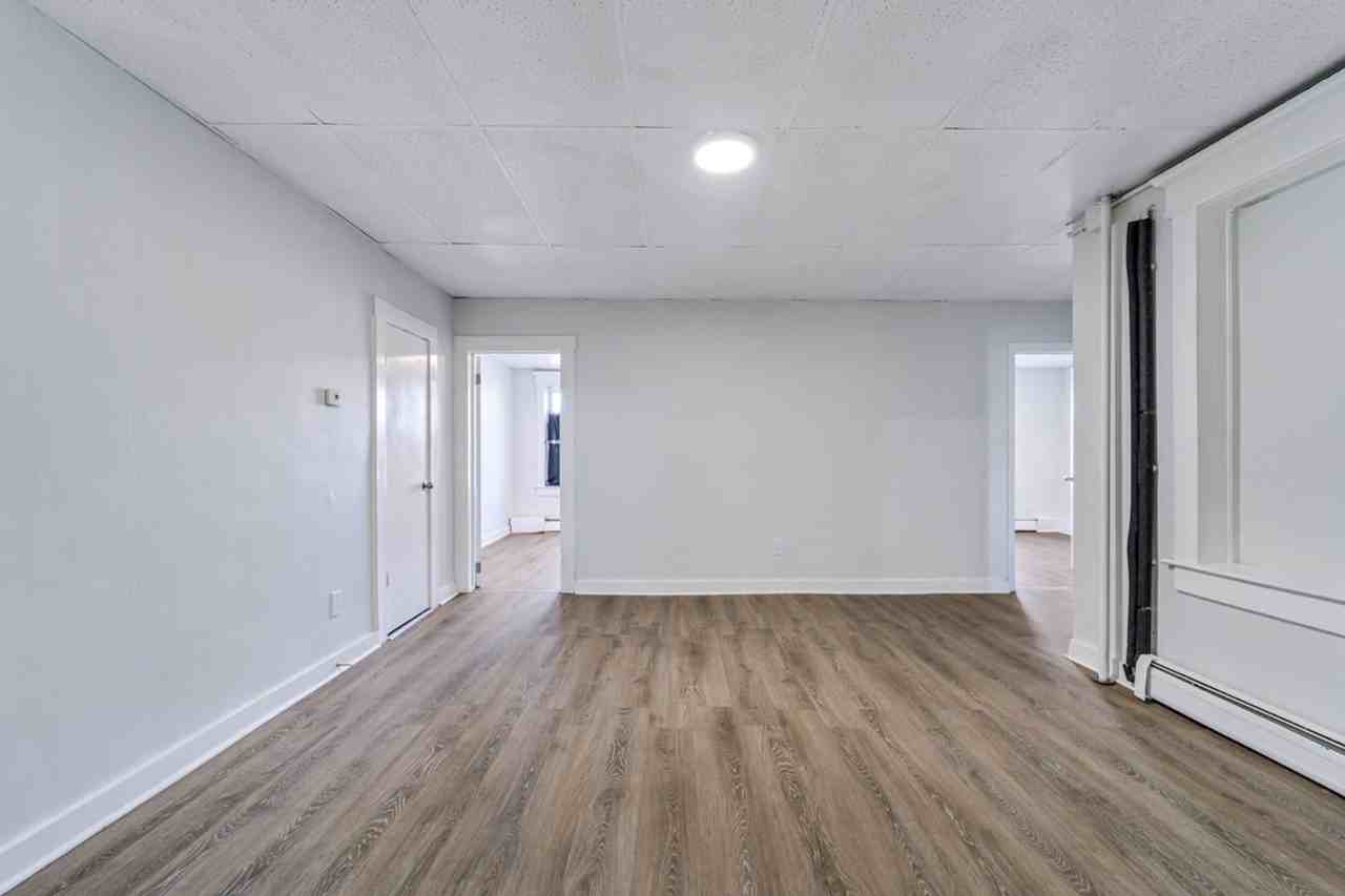 685 State St - Photo 2 of 12