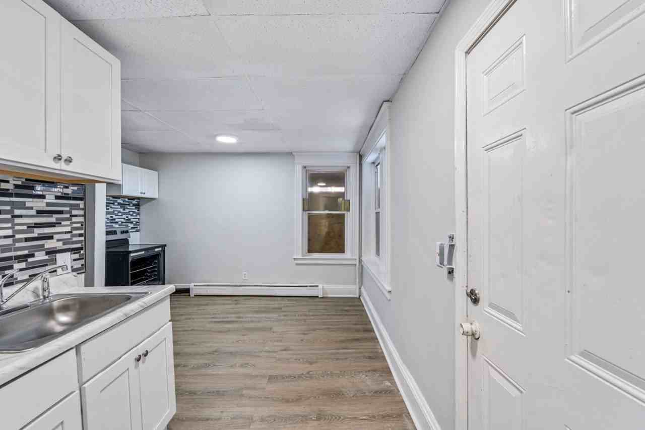 685 State St - Photo 7 of 12
