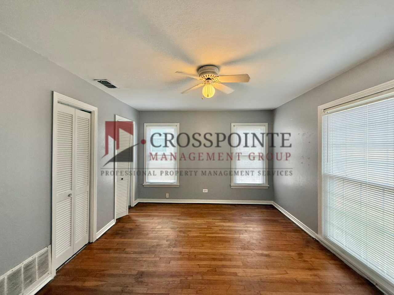 427 E 5th St - Photo 3 of 24