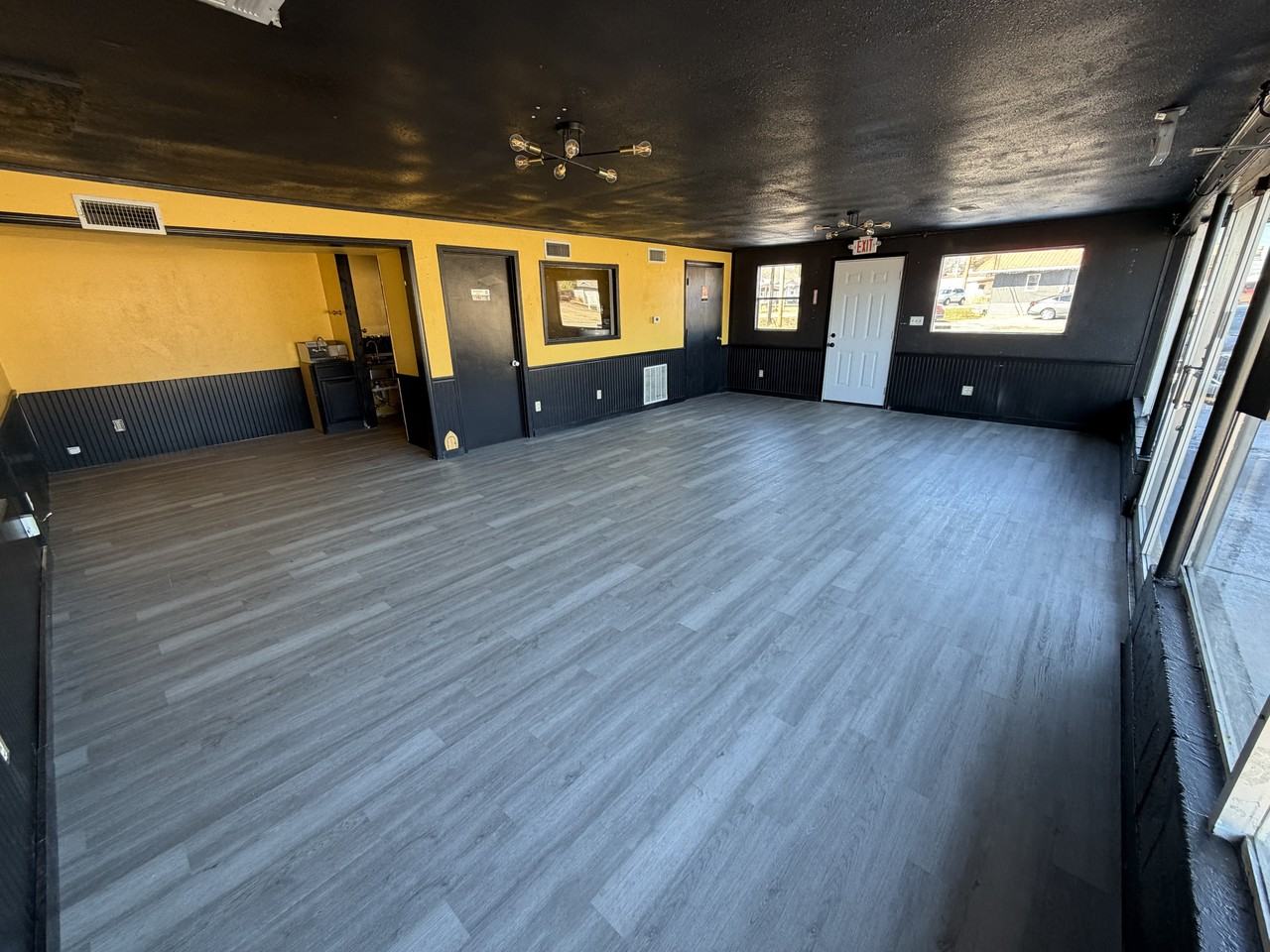 2105 N Broadway St #1 - Photo 3 of 14